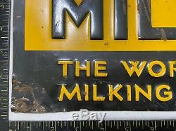 Vache Laitière Vintage Conde Milker Signe Étain Signe Gaufrée Farm Rare