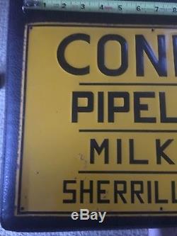 Vintage Conde Pipeline Milker Signe En Métal Gaufré Vache À La Ferme Laitière Sherrill Ny